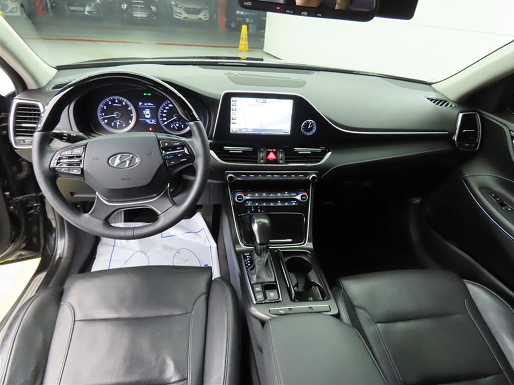 HYUNDAI Grandeur - Vista 7