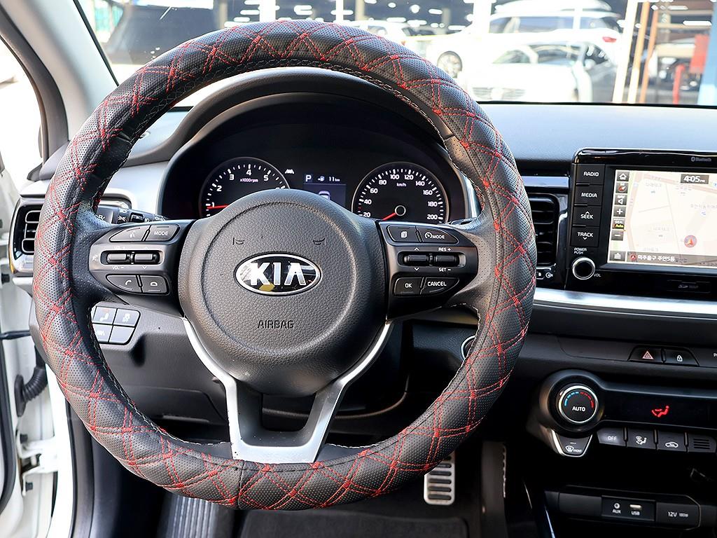 KIA Stonic 2019 Blanco - Importación desde Corea - HF Imports Iquique - Foto 8