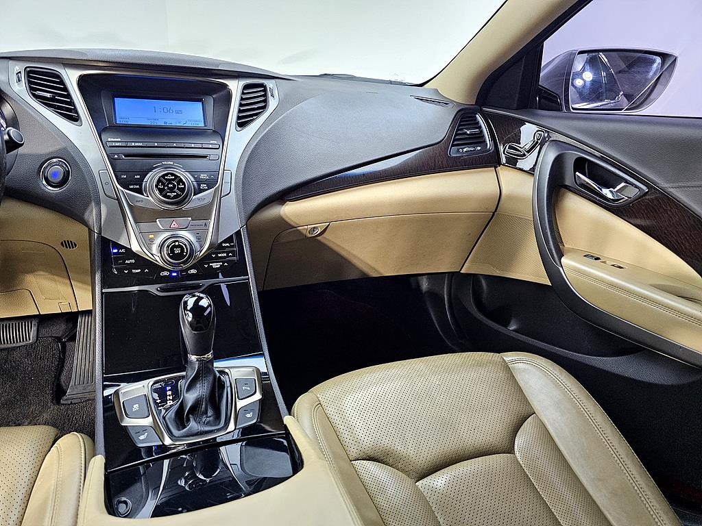 HYUNDAI Grandeur - Vista 10