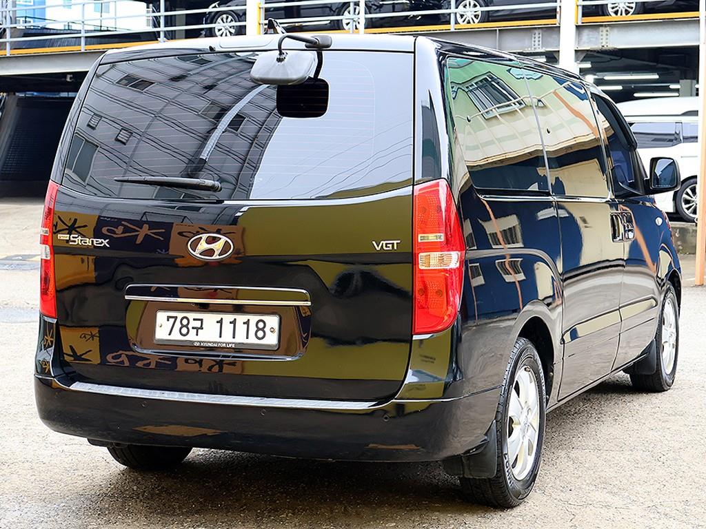 HYUNDAI Starex - Vista 7