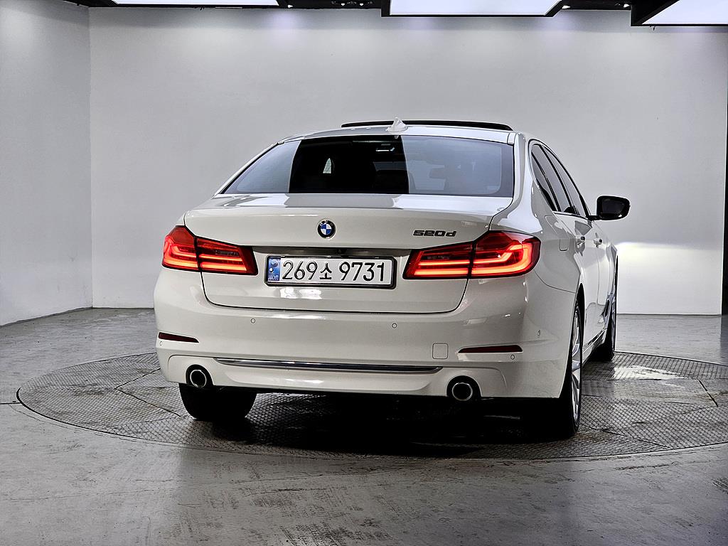 BMW 5 Series - Vista 3