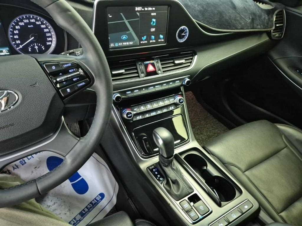 HYUNDAI Grandeur - Vista 10