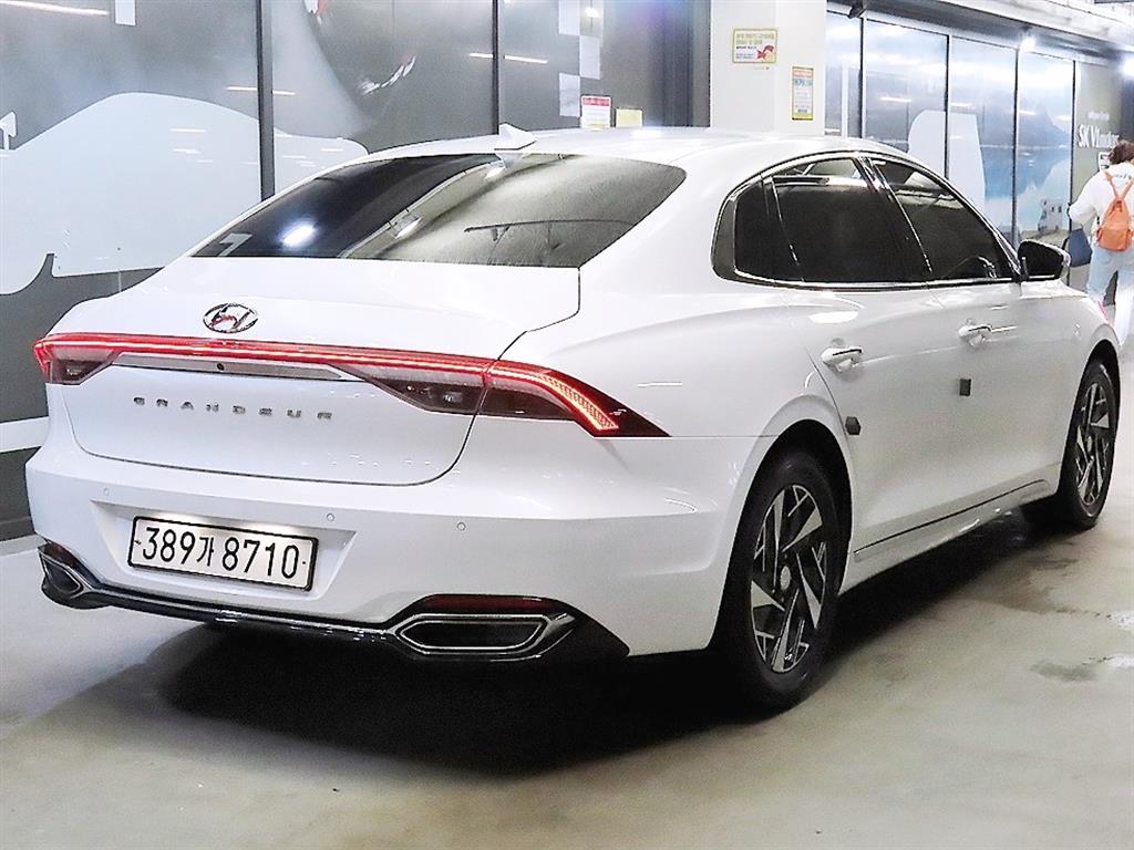 HYUNDAI Grandeur - Vista 4
