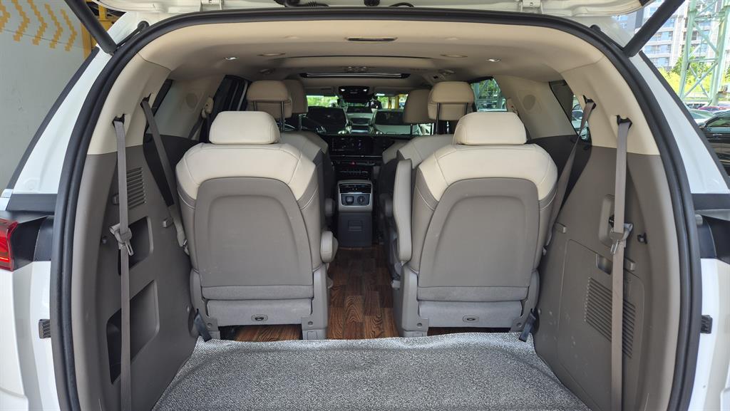 KIA Carnival - Vista 10