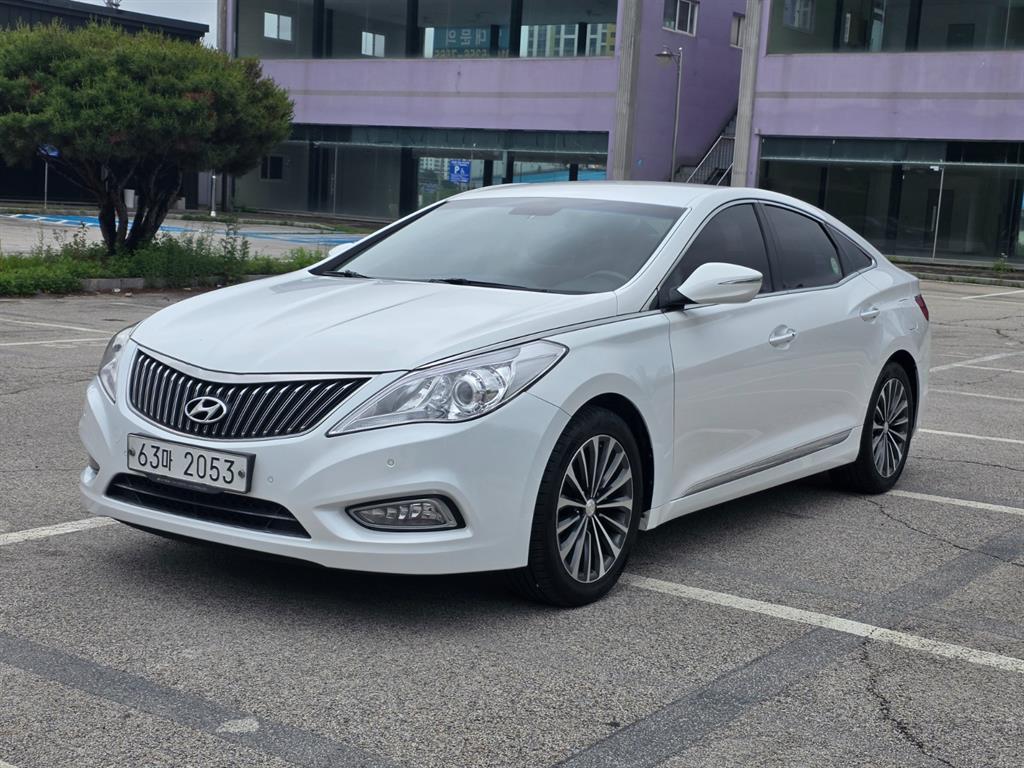 HYUNDAI Grandeur - Vista 2