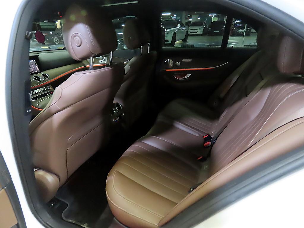 Mercedes Benz E class - Vista 7