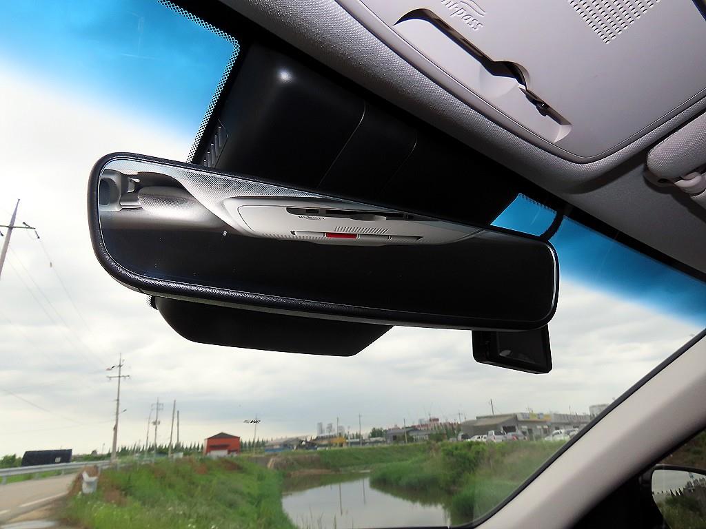 HYUNDAI Grandeur - Vista 12