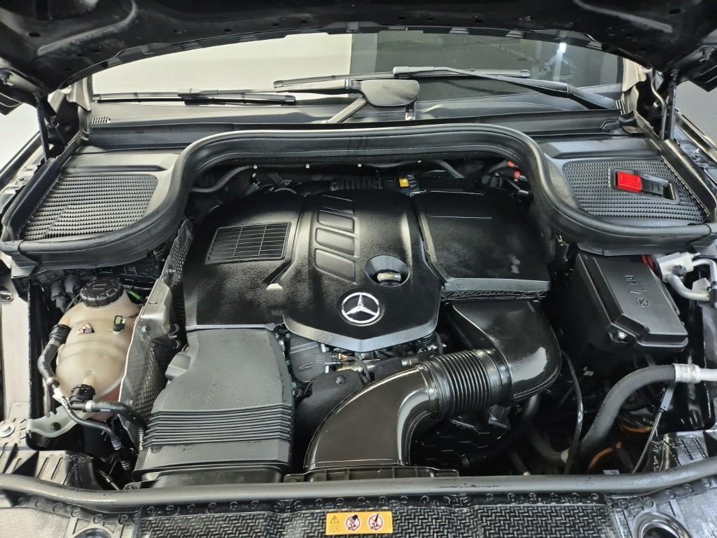 Mercedes Benz GLE Class - Vista 5
