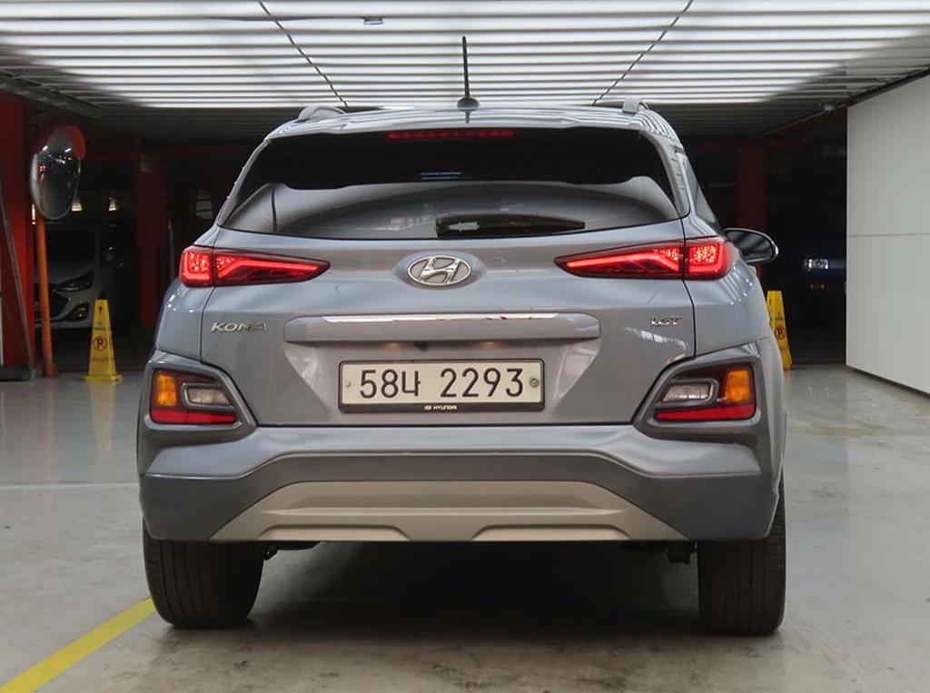 HYUNDAI Kona - Vista 3