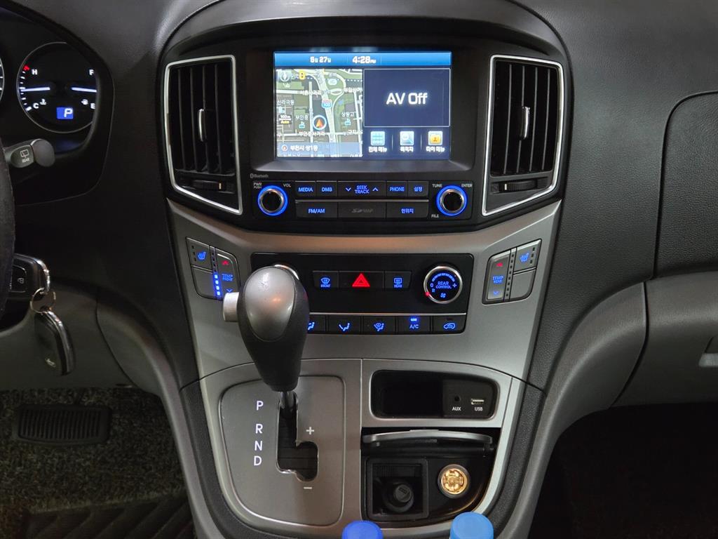 HYUNDAI Starex - Vista 12