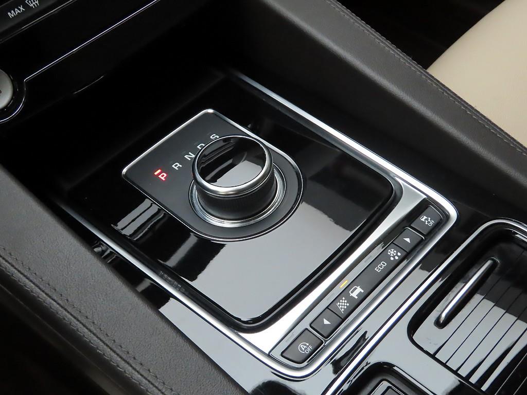 Jaguar F-PACE - Vista 11