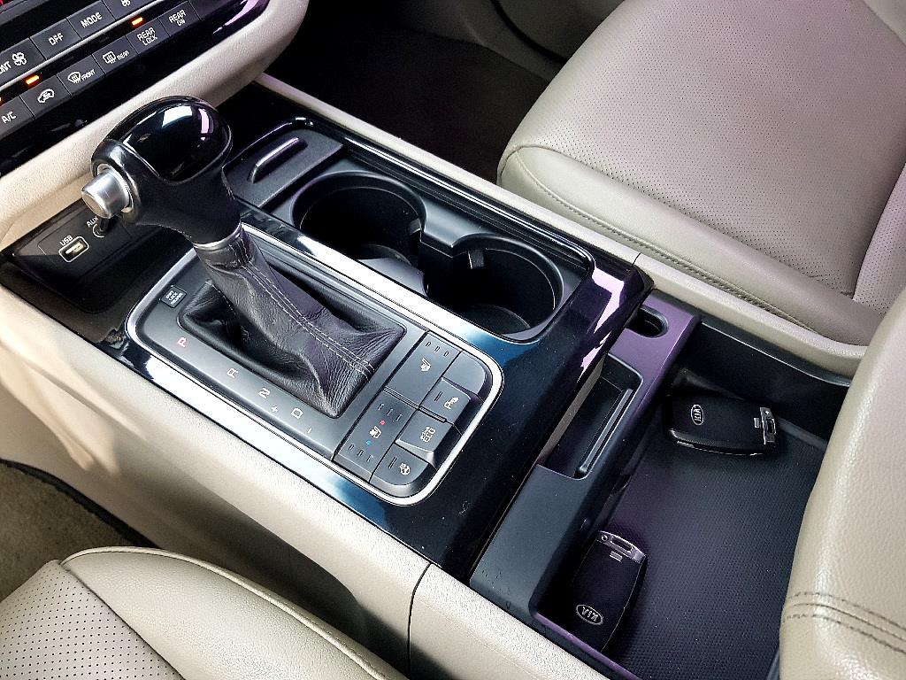 KIA Carnival - Vista 12