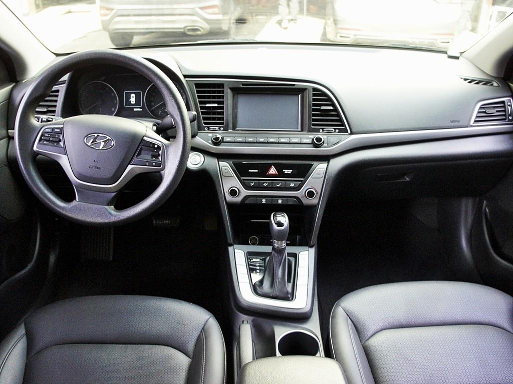 HYUNDAI Avante 2017 Gris - Importación desde Corea - HF Imports Iquique - Foto 7