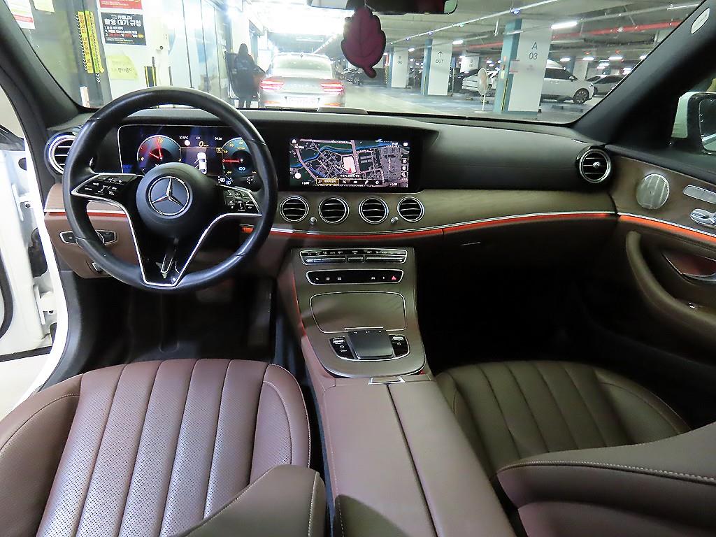 Mercedes Benz E class - Vista 10