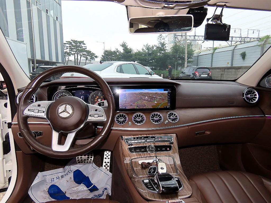 Mercedes Benz E class - Vista 7