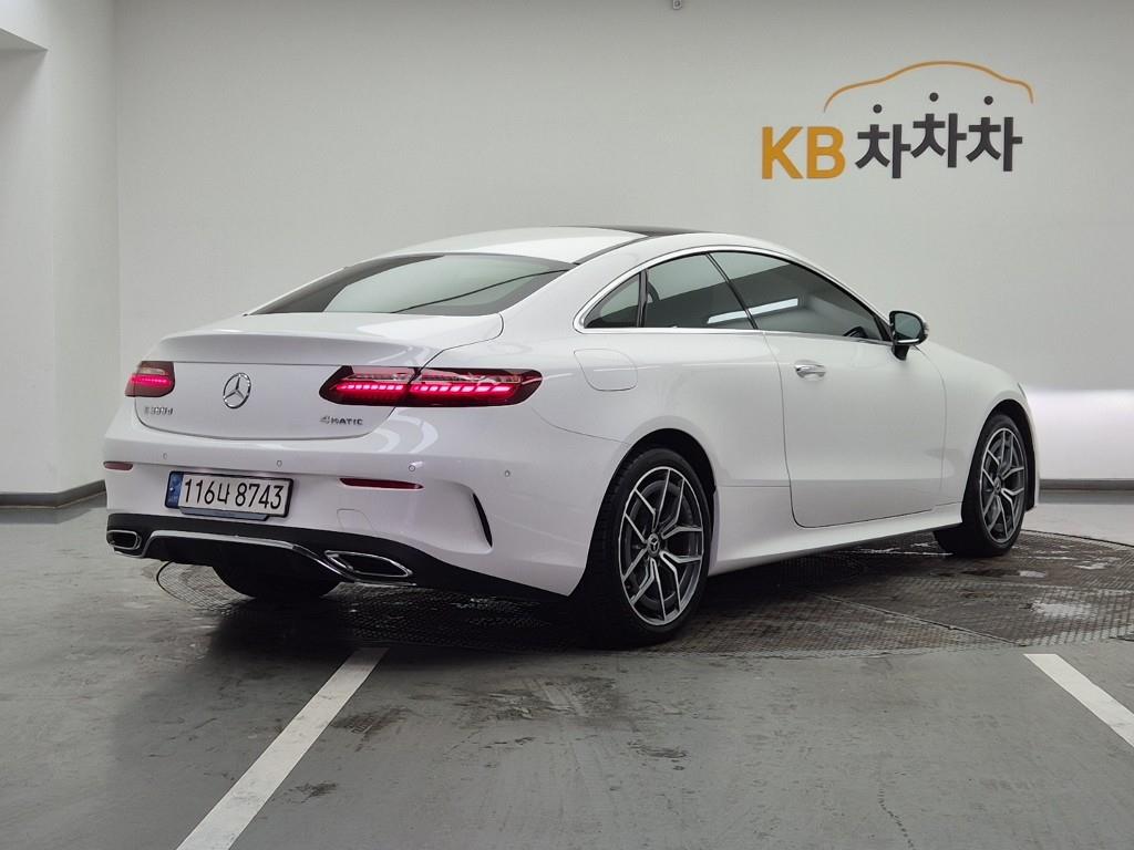 Mercedes Benz E class - Vista 4