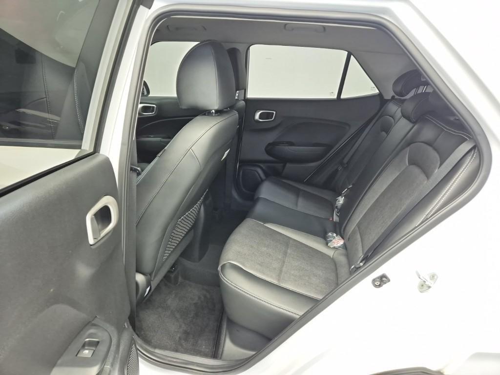 HYUNDAI Venue - Vista 12