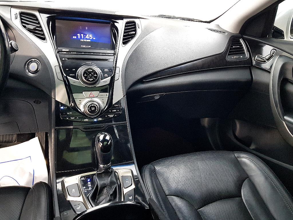 HYUNDAI Grandeur - Vista 10
