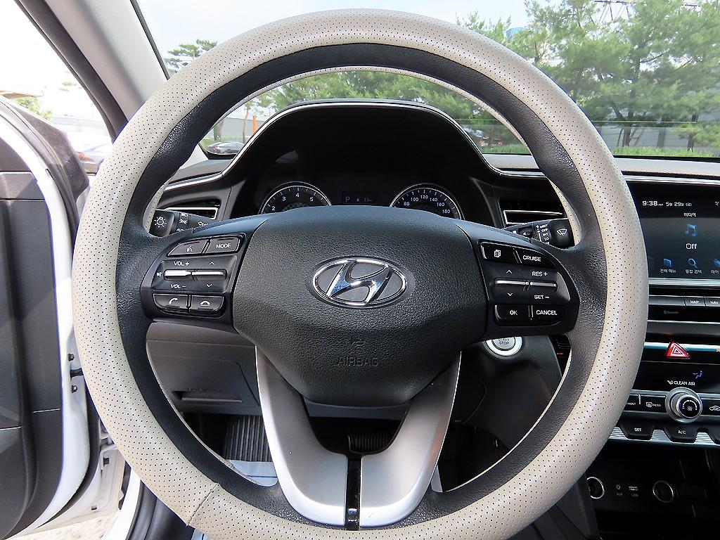 HYUNDAI Avante - Vista 8