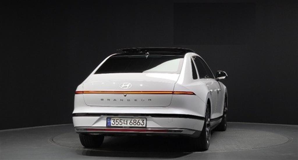 HYUNDAI Grandeur - Vista 3