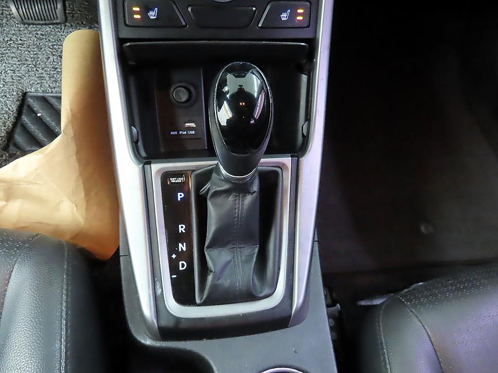 HYUNDAI Avante - Vista 10