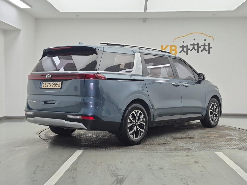 KIA Carnival - Vista 4