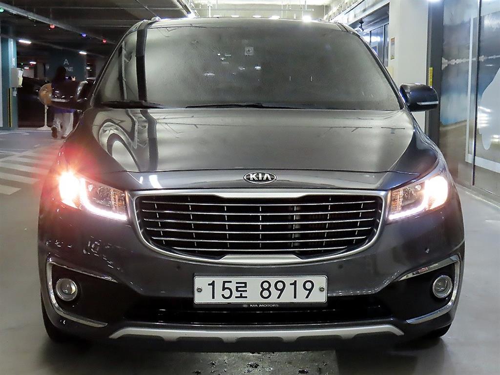 KIA Carnival - Vista 2