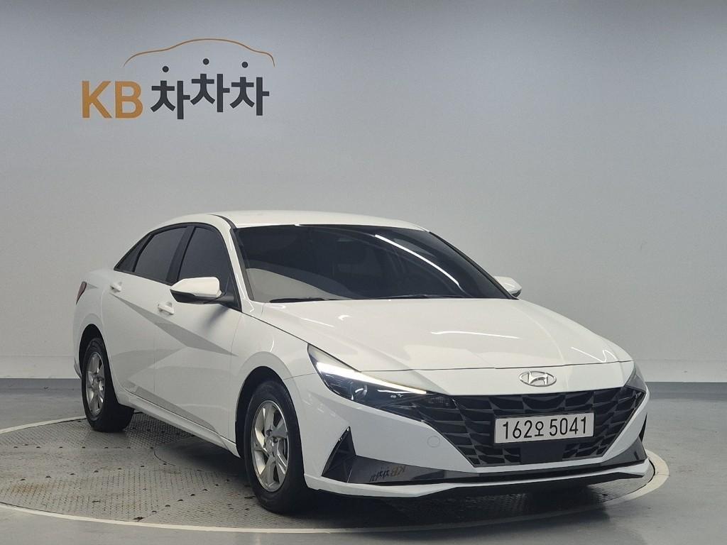 HYUNDAI Avante - Vista 4
