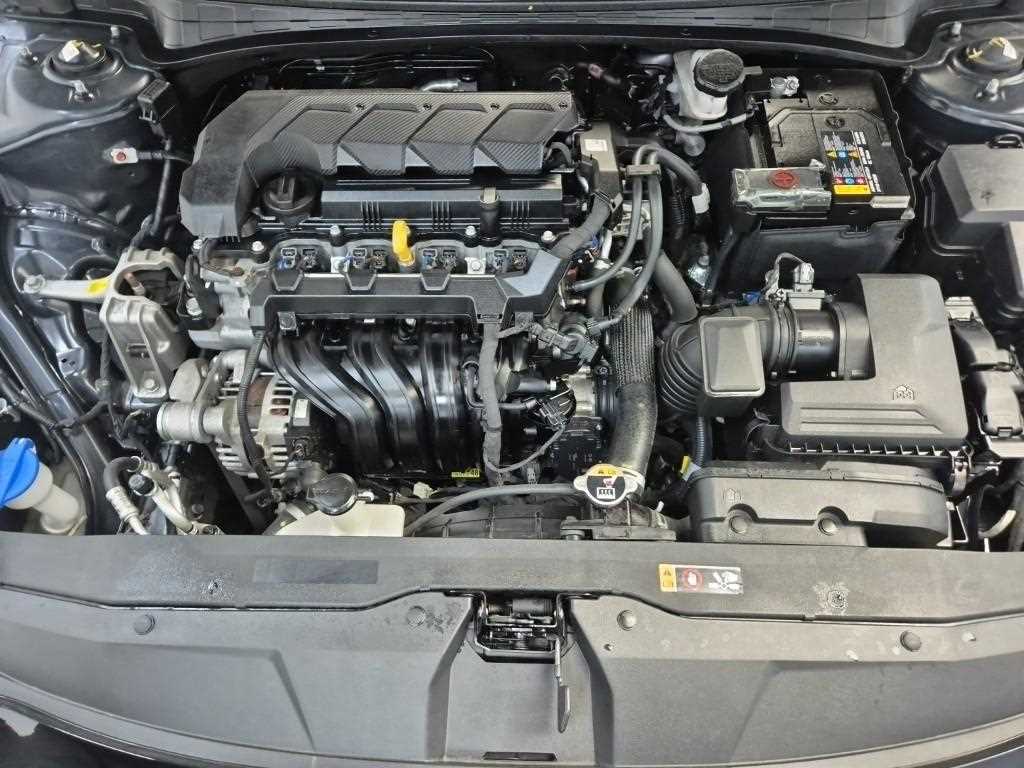 HYUNDAI Avante - Vista 5