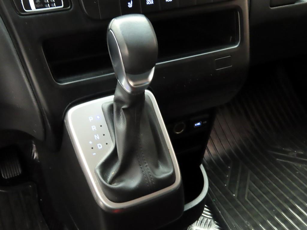 HYUNDAI Staria - Vista 11