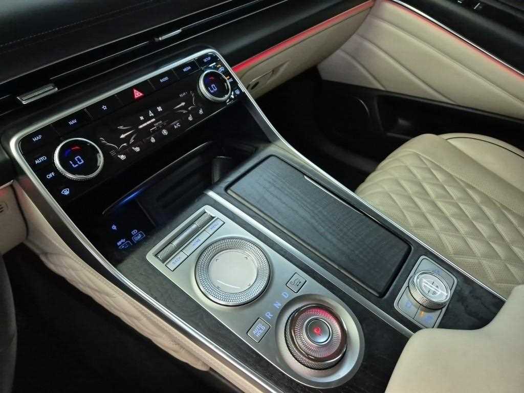 Genesis GV80 - Vista 8