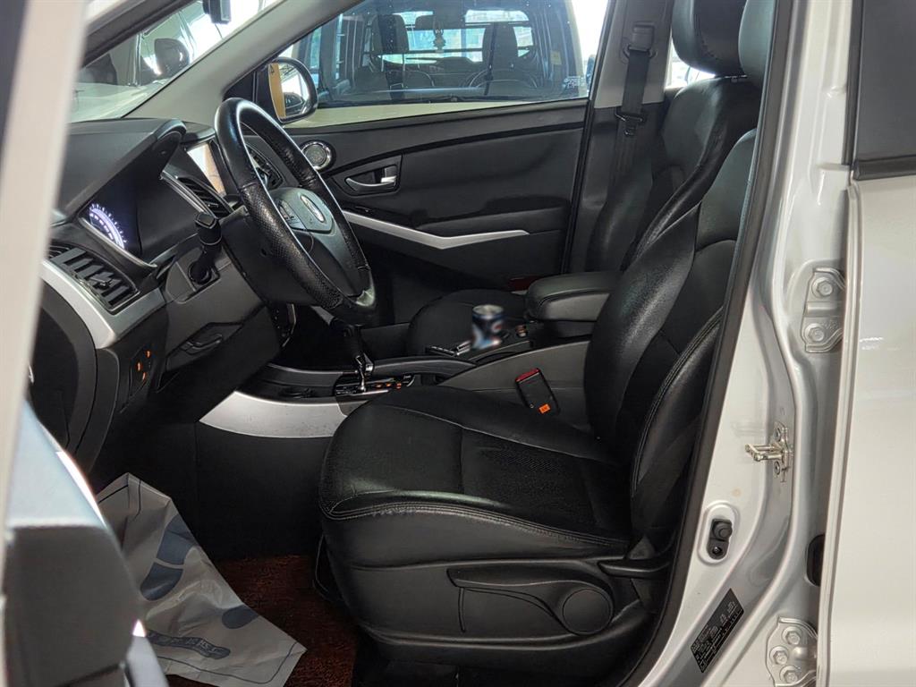 Ssangyong Korando - Vista 10