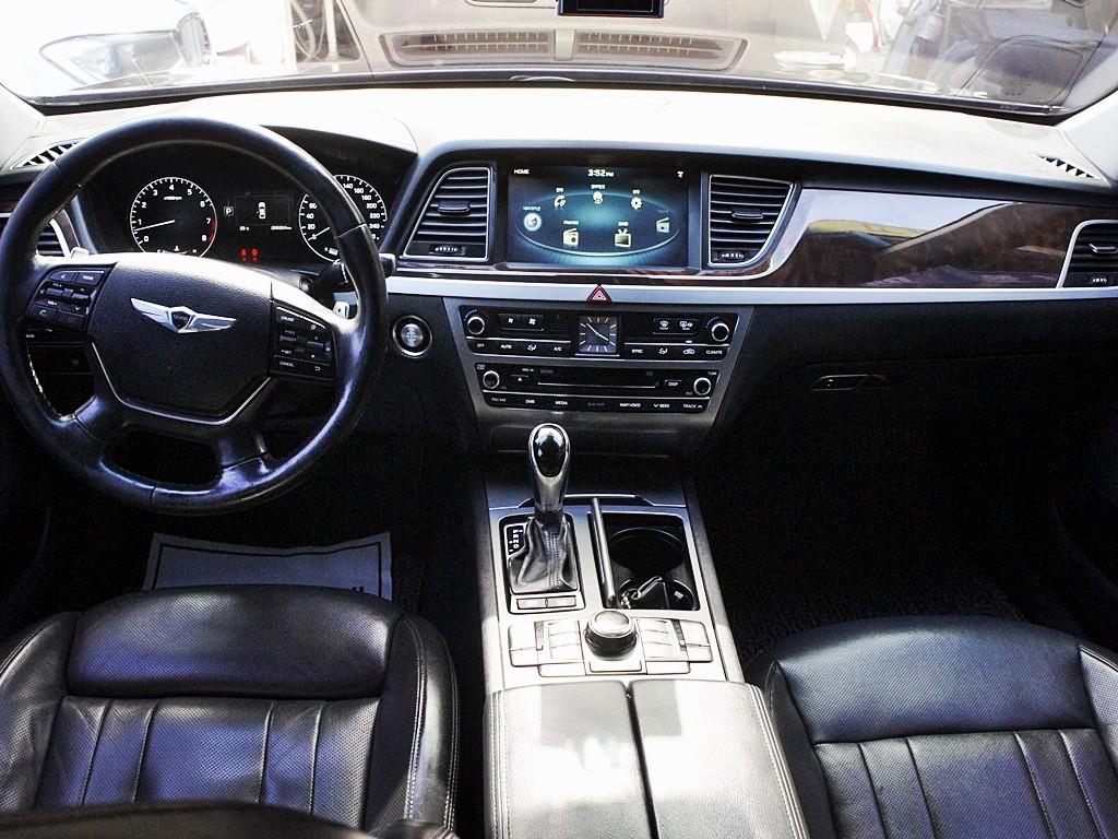 HYUNDAI Genesis - Vista 9