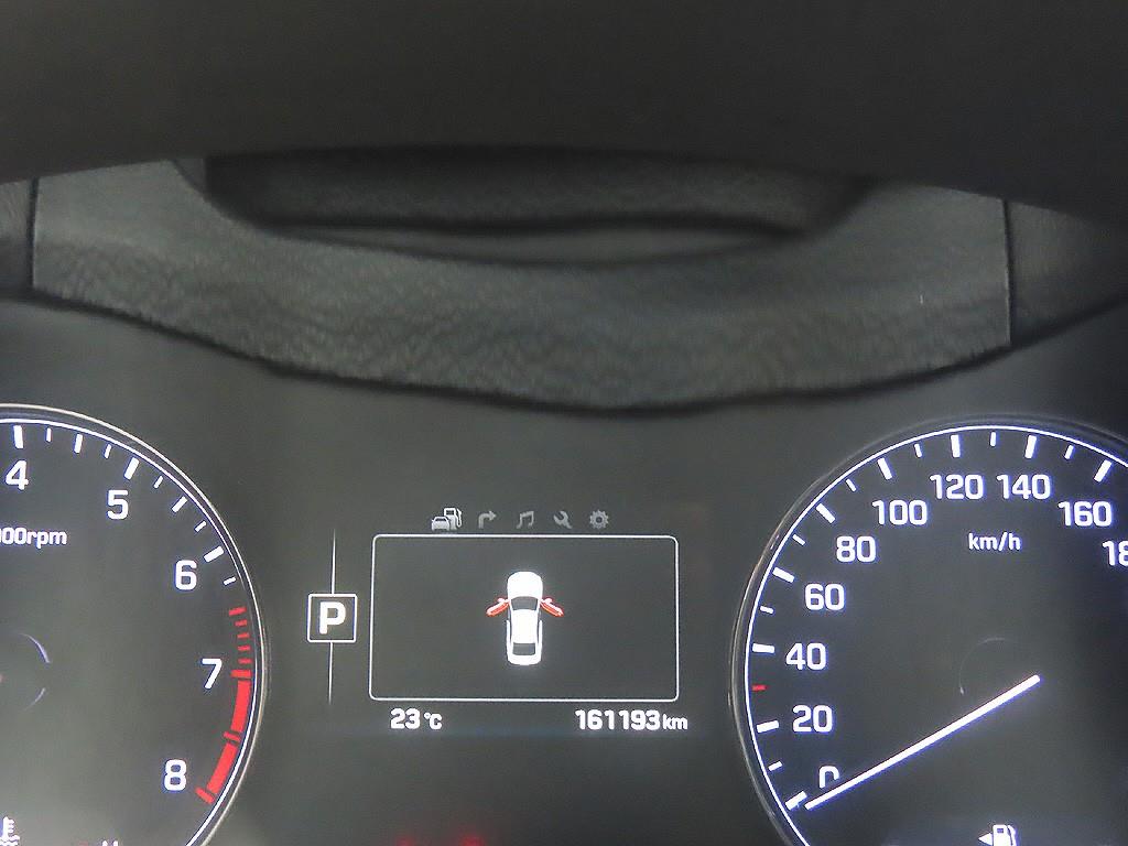 HYUNDAI Genesis - Vista 11