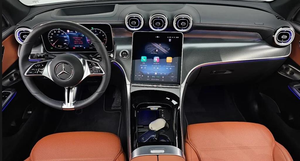 Mercedes Benz GLC Class - Vista 5