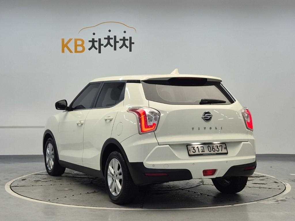 Ssangyong Tivoli - Vista 2