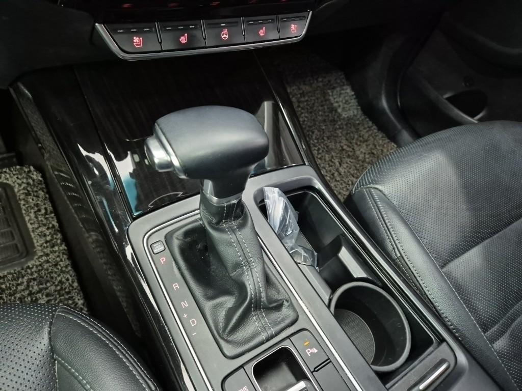 KIA Sorento - Vista 8