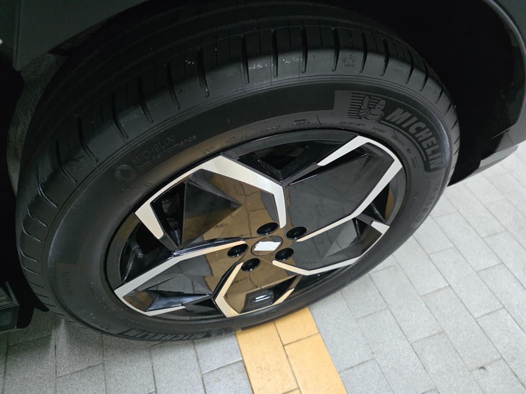 HYUNDAI Ioniq 5 - Vista 6