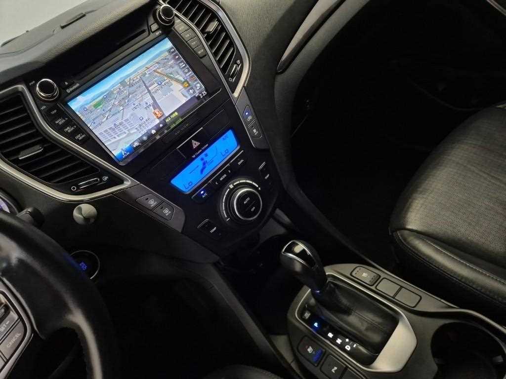 HYUNDAI Maxcruz - Vista 10