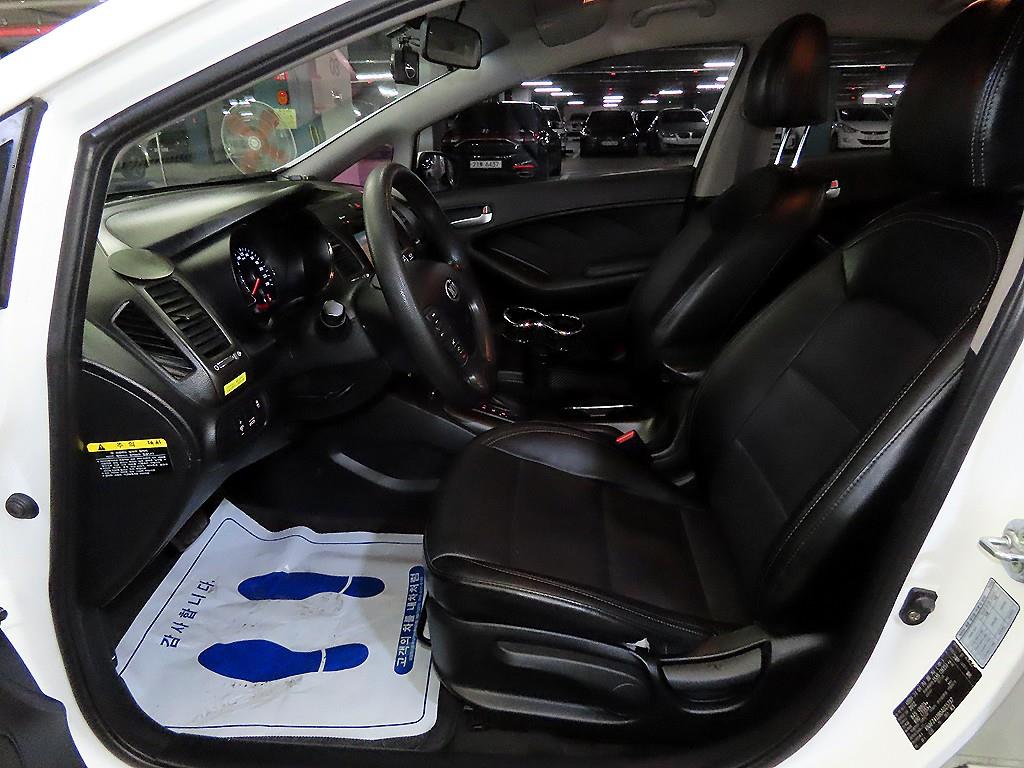 KIA K3 - Vista 6