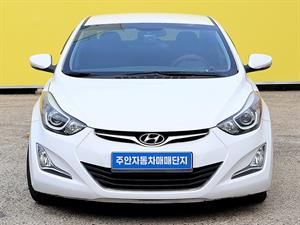 HYUNDAI Avante - Vista 2