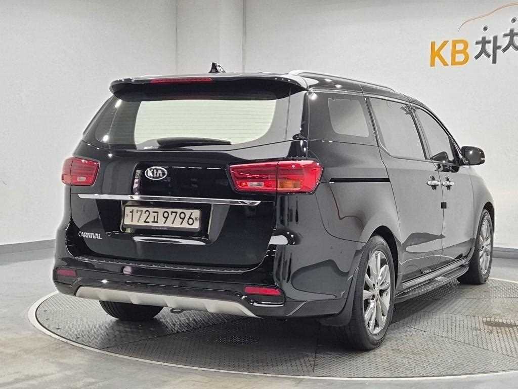 KIA Carnival - Vista 3