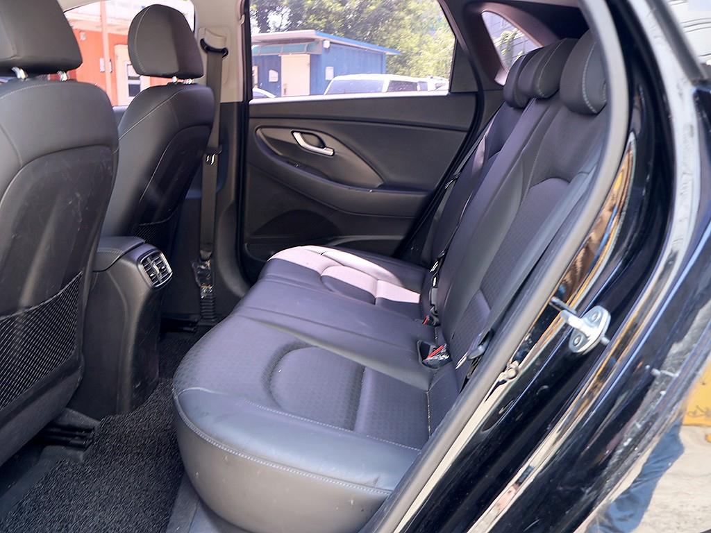 HYUNDAI i30 2018 Negro - Importación desde Corea - HF Imports Iquique - Foto 13