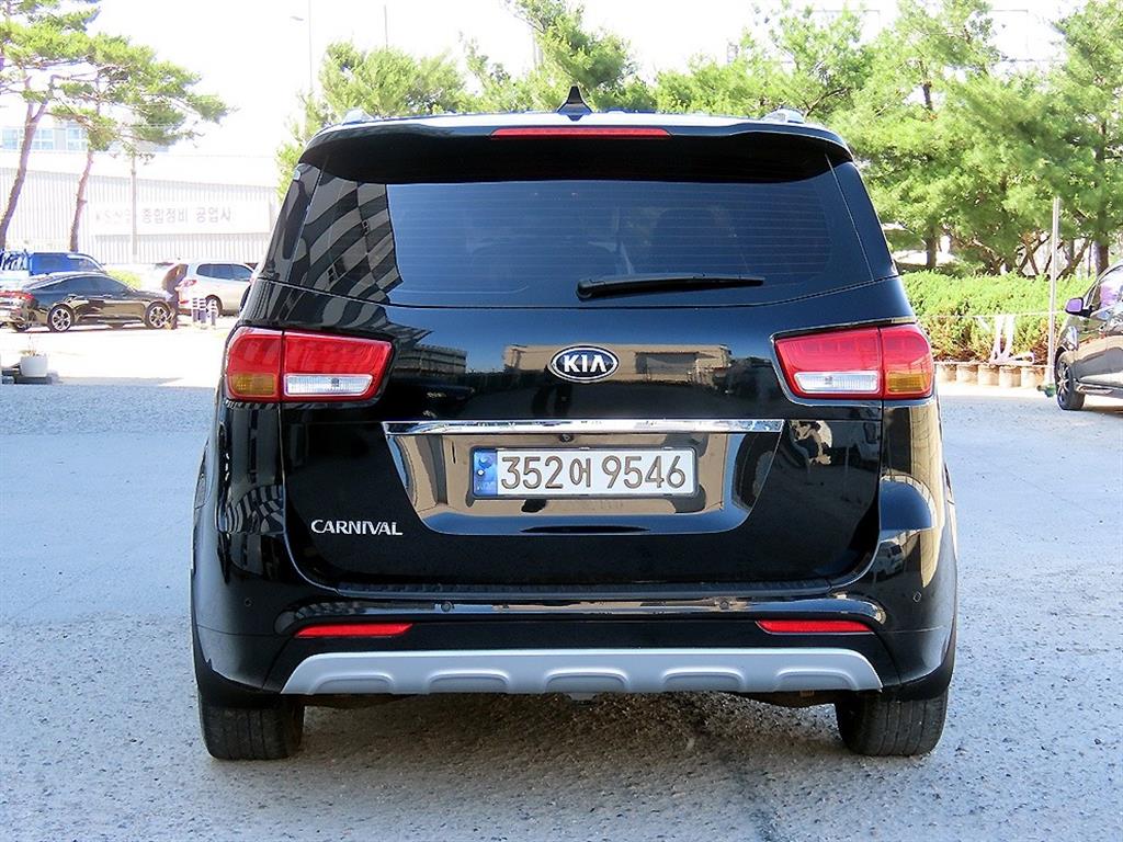 KIA Carnival - Vista 4