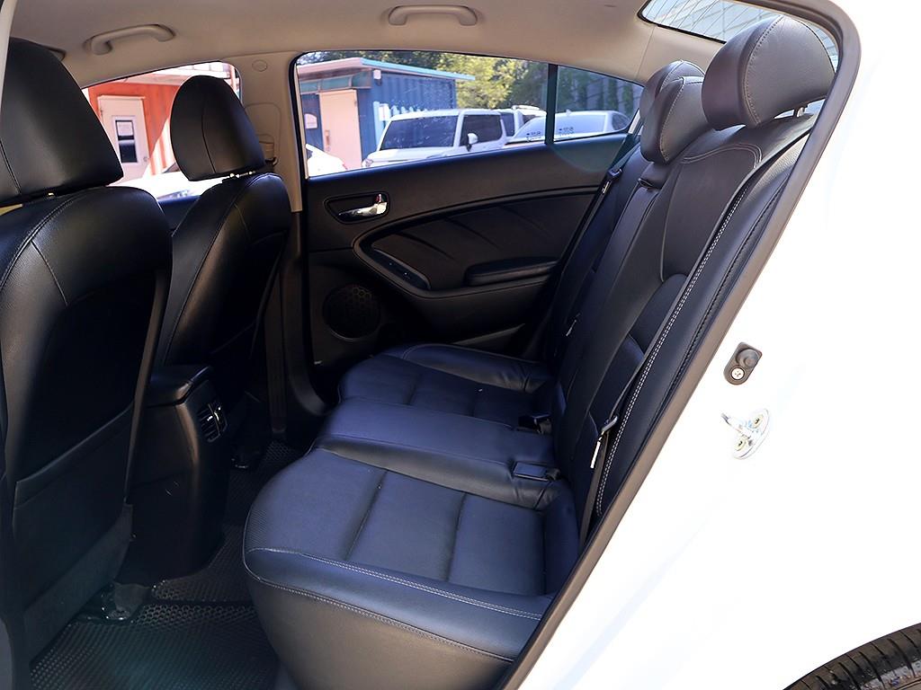 KIA K3 2015 Blanco - Importación desde Corea - HF Imports Iquique - Foto 12