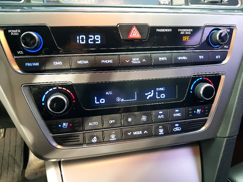 HYUNDAI Sonata - Vista 12