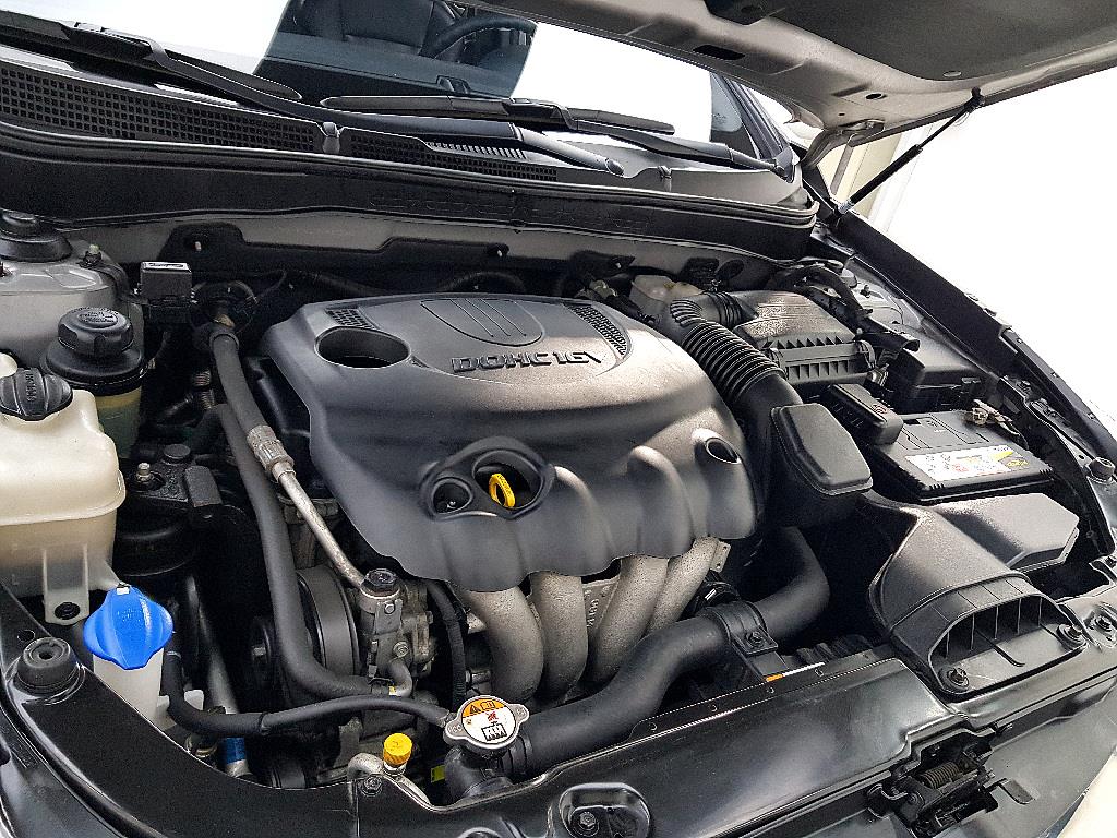 HYUNDAI Sonata - Vista 6