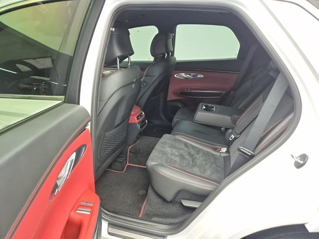 Genesis GV70 - Vista 12