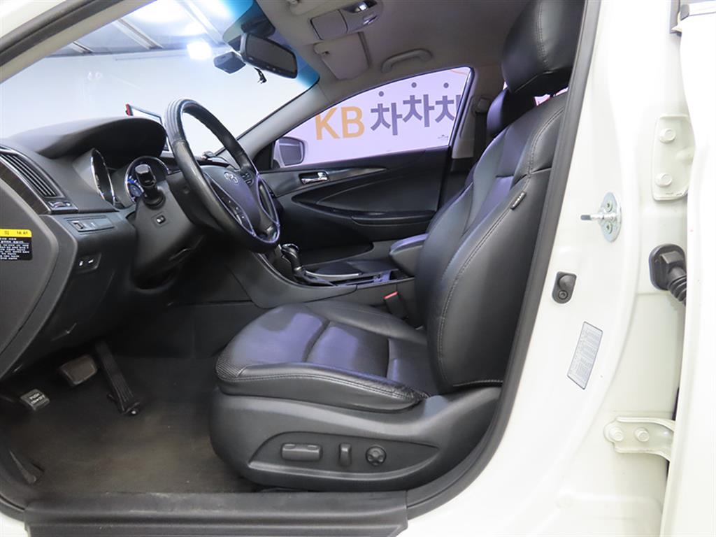 HYUNDAI Sonata - Vista 5