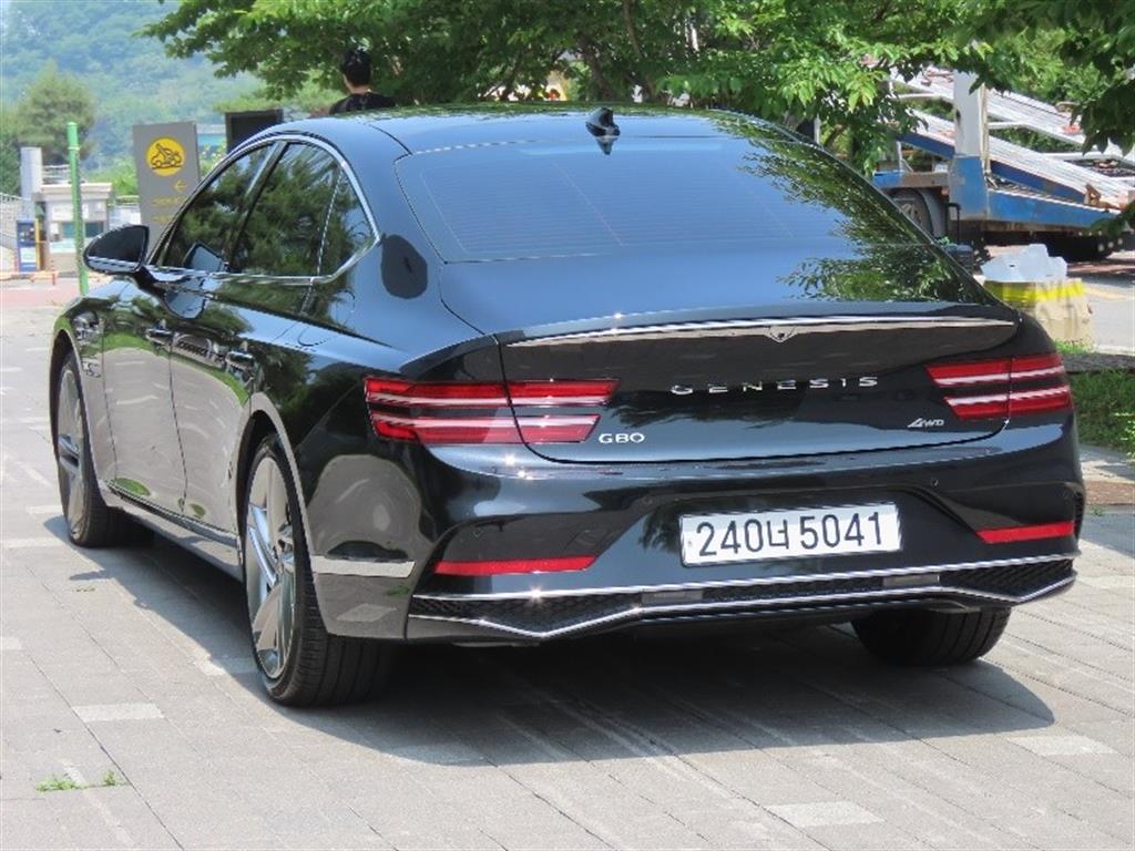Genesis G80 - Vista 7